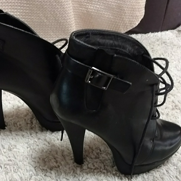 Shoes - Picture 2 of 2